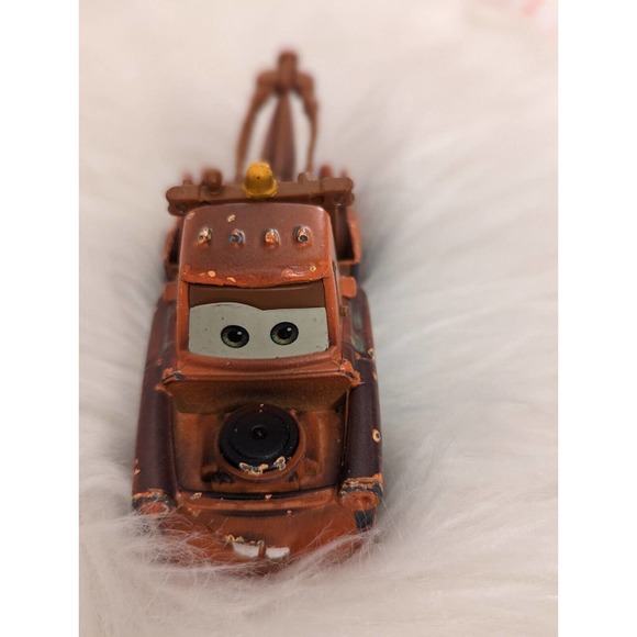 TOW MATER CAR | DISNEY PIXAR CARS TOY | DIECAST TRUCK SMALL - Picture 1 of 5
